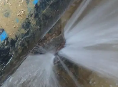 比如卫生间测漏水施工步骤